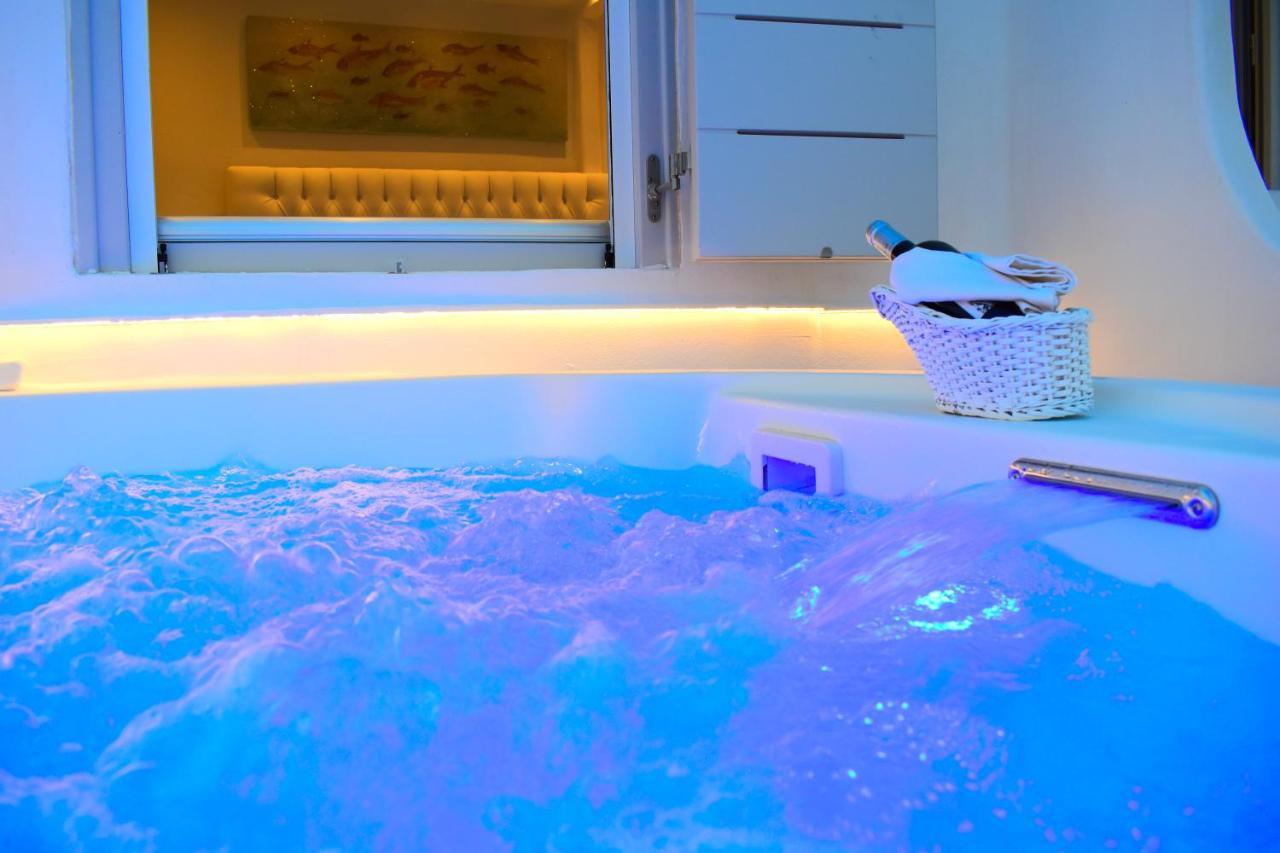 Ariana Eco Suites Adults Only Fira  Exterior foto